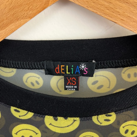 Delia’s Smiley Mesh Top - Picture 4 of 6